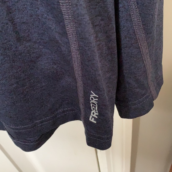 Eddie Bauer free dry quarter zip - Picture 3 of 11